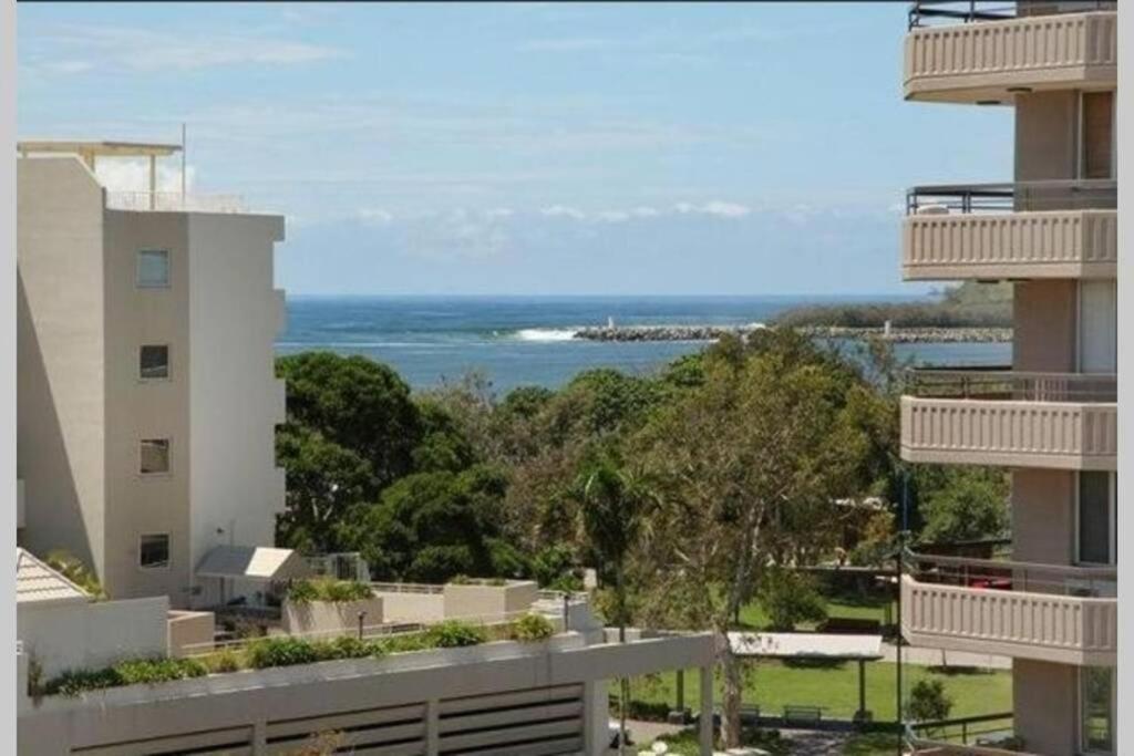 Nautilus Resort - Private Apartment Mooloolaba Esterno foto